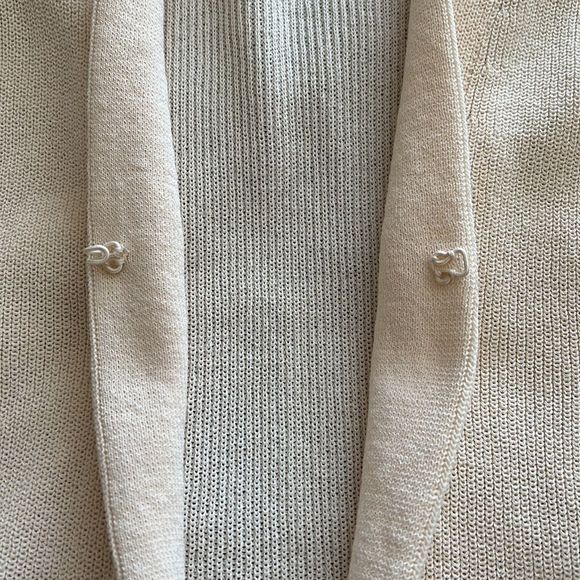 CHICOS new NWT textured cardigan sweater. Buttercream. Size 3. - Picture 5 of 10